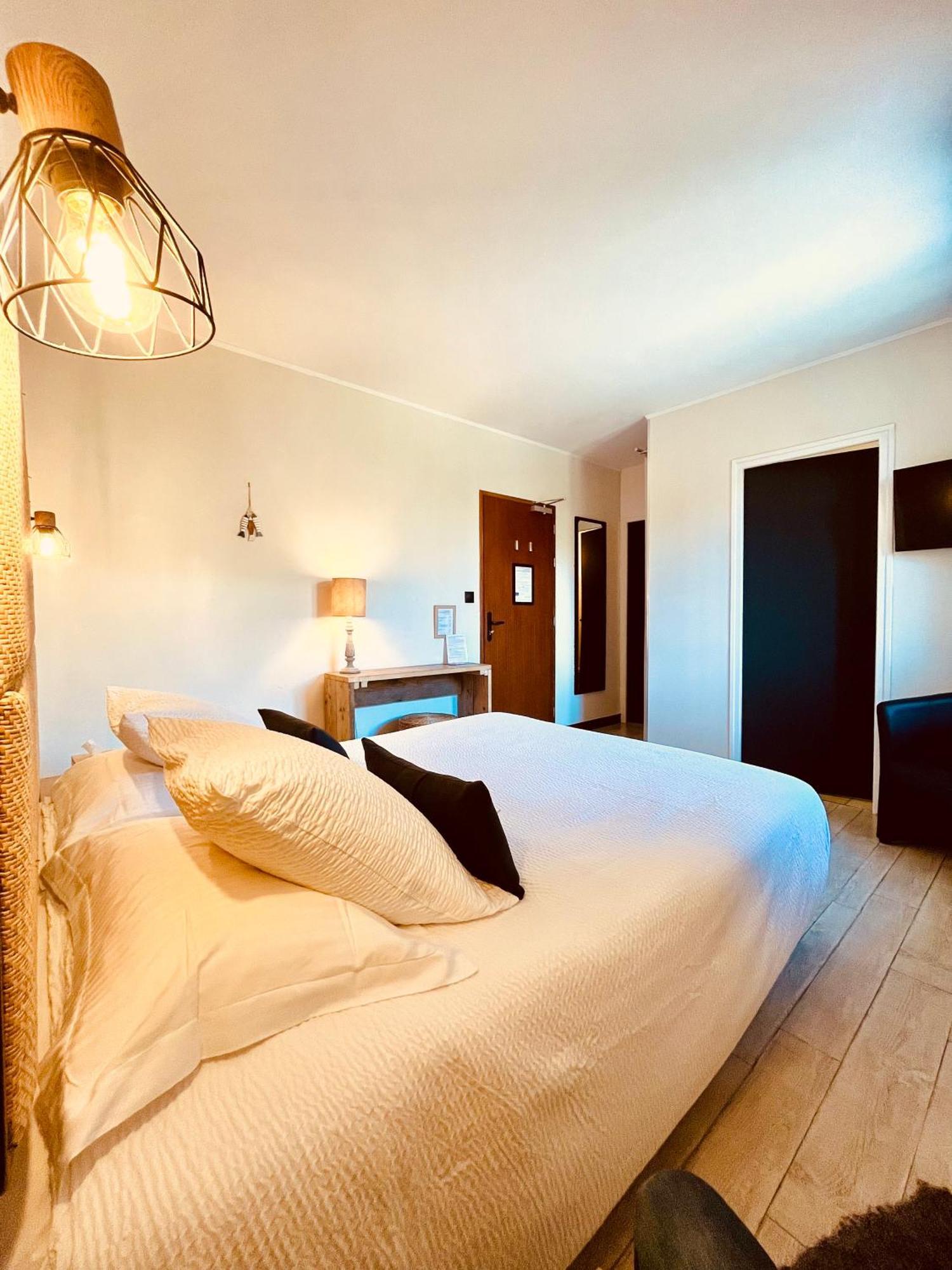 Hotel Les Chaumettes サヴィーヌ・ル・ラック 部屋 写真