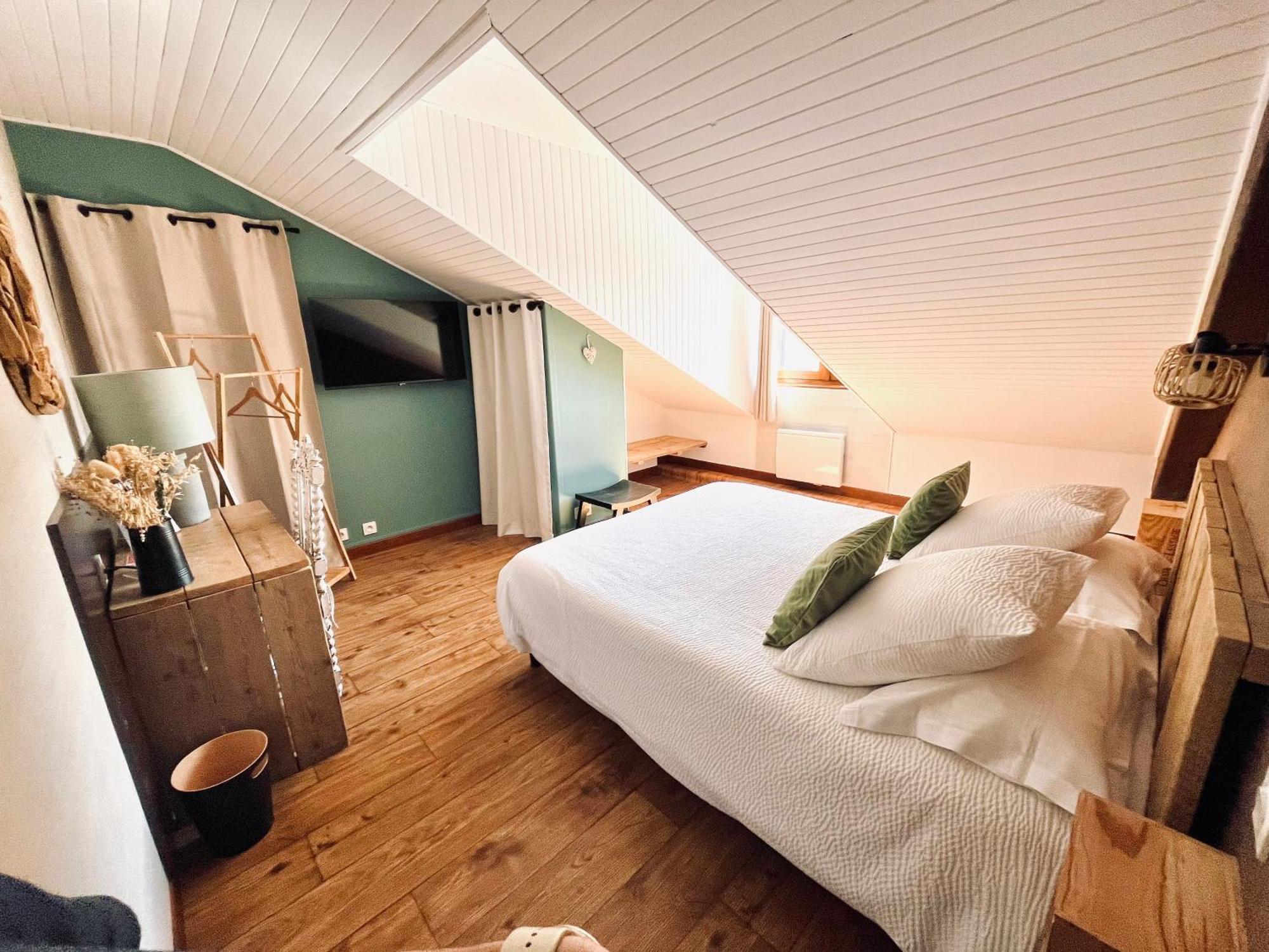 Hotel Les Chaumettes サヴィーヌ・ル・ラック エクステリア 写真